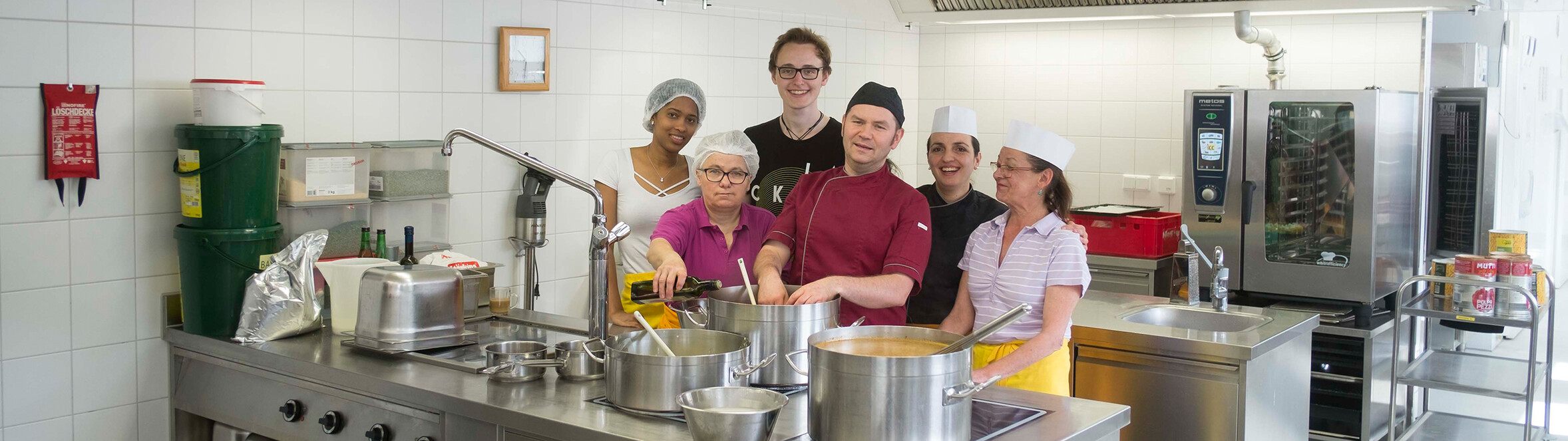 Küchenteam, Antoniushaus Feldkirch Antoniushaus der Kreuzschwestern in Feldkirch, Vorarlberg, Küchenteam