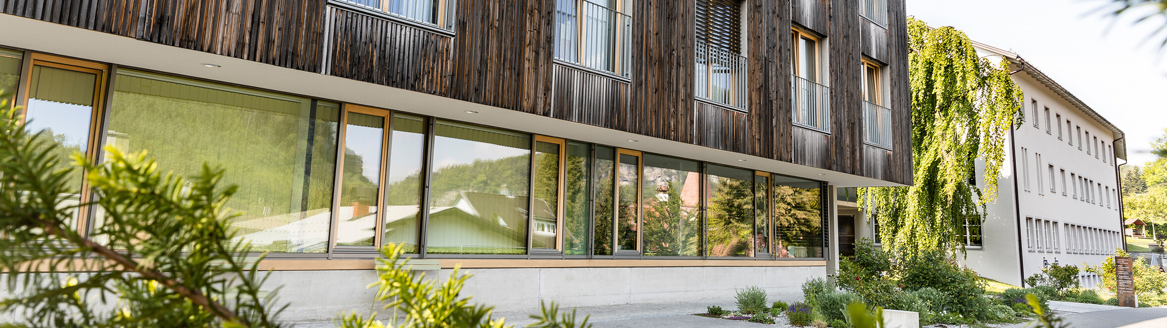 Außenansicht Alt- & Neubau, Antoniushaus Feldkirch Antoniushaus der Kreuzschwestern in Feldkirch, Vorarlberg
