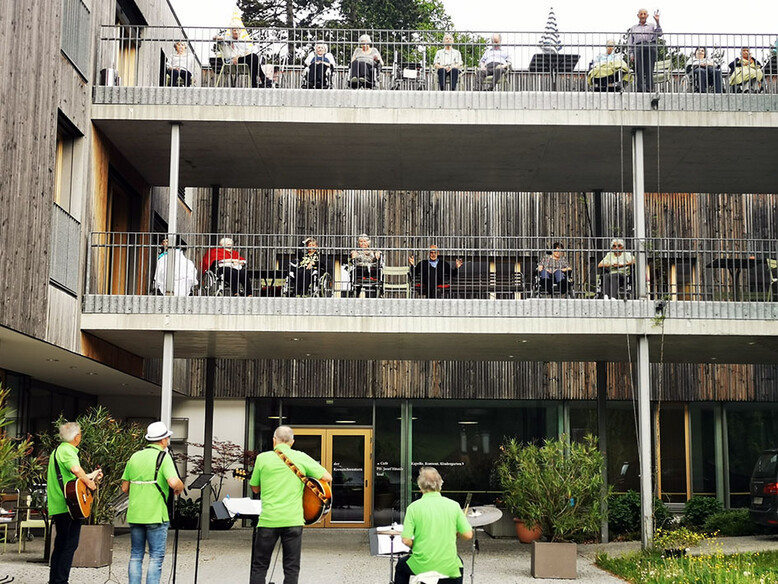 Frühschoppen mit Sappralott im Antoniushaus der Kreuzschwestern in Feldkirch