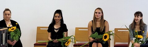 v.l.n.r.: Jennifer Küng, Yasmin Elkhaouti, Lena Zens, Fabienne Schwendinger Ausbildungshaus Antoniushaus, Pflegelehre, Lehre, Ausbildung, Altenpflege, Kreuzschwestern, Feldkirch,