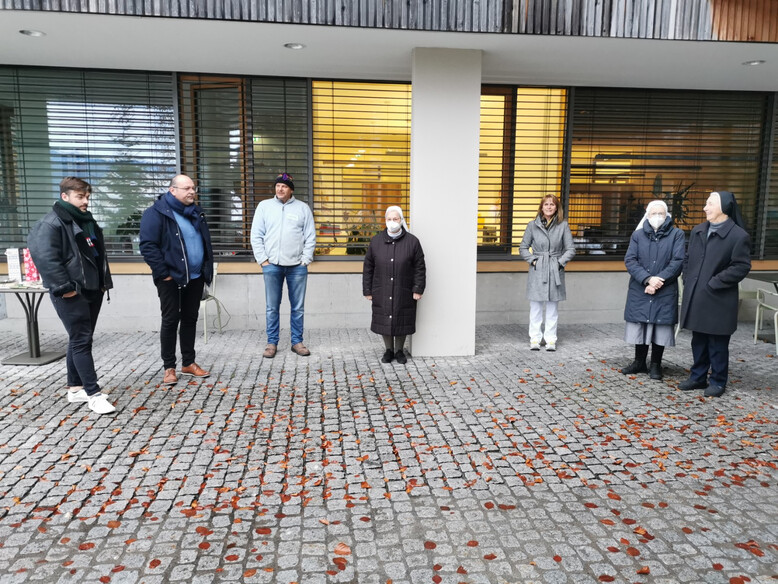 Antoniushaus der Kreuzschwestern in Feldkirch, Vorarlberg, Illumination des Weihnachtsbaumes 2021