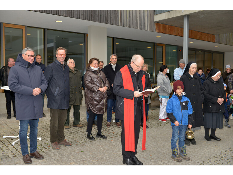 Antoniushaus Feldkirch, Kreuzschwestern, Bushaltestelle