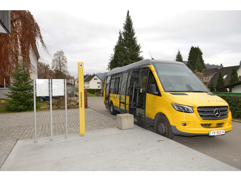 Antoniushaus Feldkirch, Kreuzschwestern, Bushaltestelle