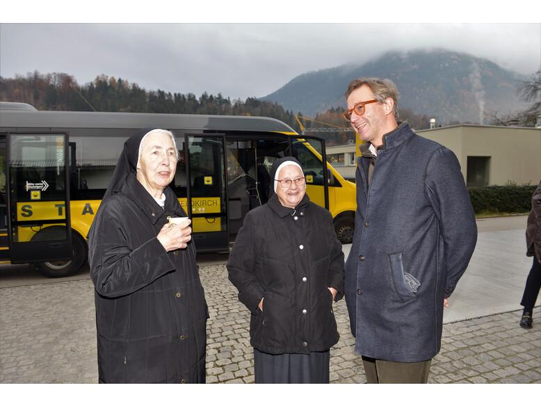 Antoniushaus Feldkirch, Kreuzschwestern, Bushaltestelle