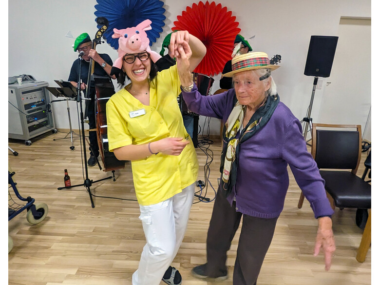 Samba, Rumba, Chacha... Fasching im Antoniushaus der Kreuzschwestern in Feldkirch