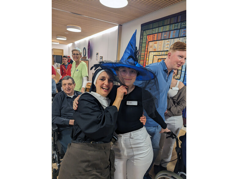 Auch die Mitarbeiter:innen genossen das Fest sichtlich! Fasching im Antoniushaus der Kreuzschwestern in Feldkirch