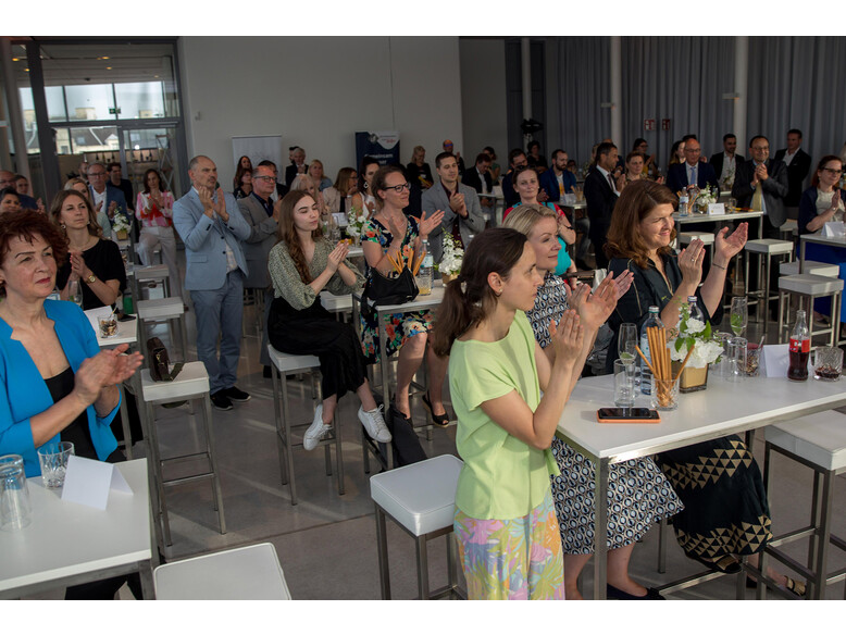 Credits: Harald Schlossko/ Ministerium für Frauen, Familie, Integration und Medien Antoniushaus der Kreuzschwestern, Pflegeheim, Auszeichnung, Familienministerium